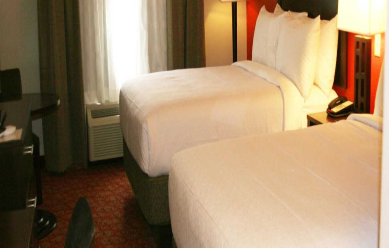 Holiday Inn Guin By Ihg Twin Eksteriør bilde